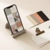 The Editorial Feed Kit - scène de bureau - AJNEXA